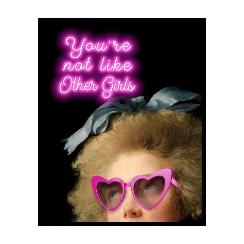 پوستر مدل تو مثل دیگر دختران نیستی