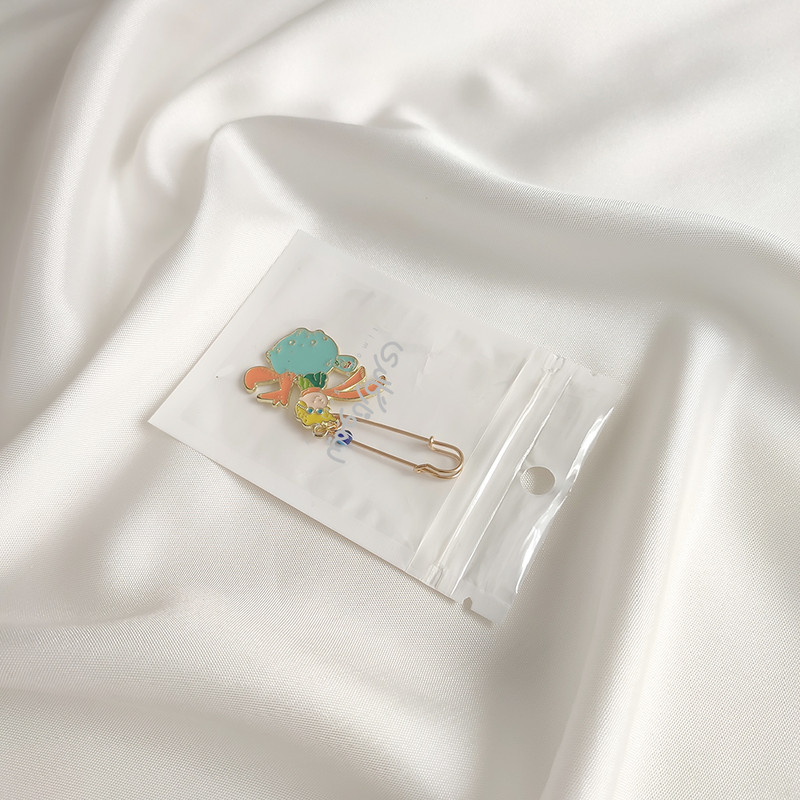 سنجاق سینه دخترانه لیمونار گالری مدل شازده کوچولو و گل جاودان