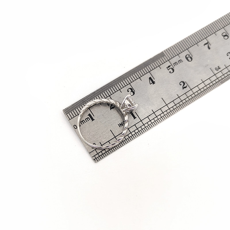 انگشتر طلا 18 عیار زنانه طلا و جواهرسازی افرا مدل سولیتر 239