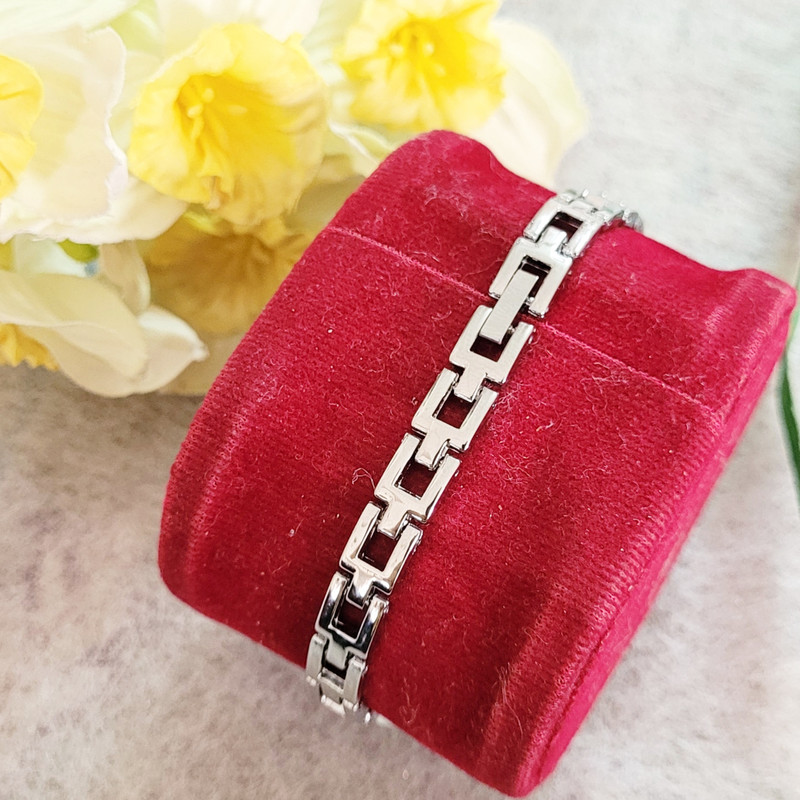 ساعت مچی عقربه ای دخترانه ام جی ام کد 04