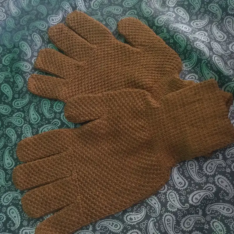 دستکش بافتنی زنانه مدل دخمل کد 01