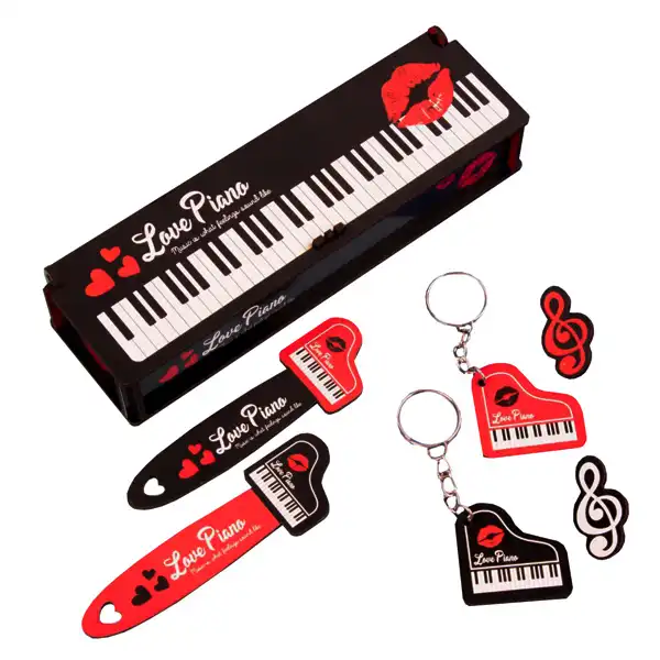 بسته لوازم تحریر طرح پیانو و قلب مجموعه 7 عددی