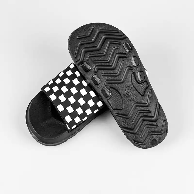 دمپایی زنانه پاپا مدل فشن شطرنجی کد BK.2833