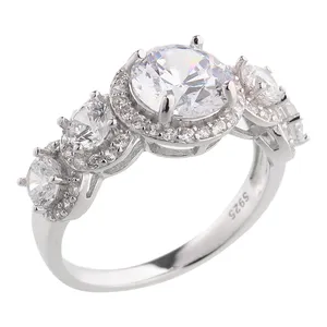 انگشتر نقره زنانه سواروسکی مدل سولیتر جواهری خاص کد 8923