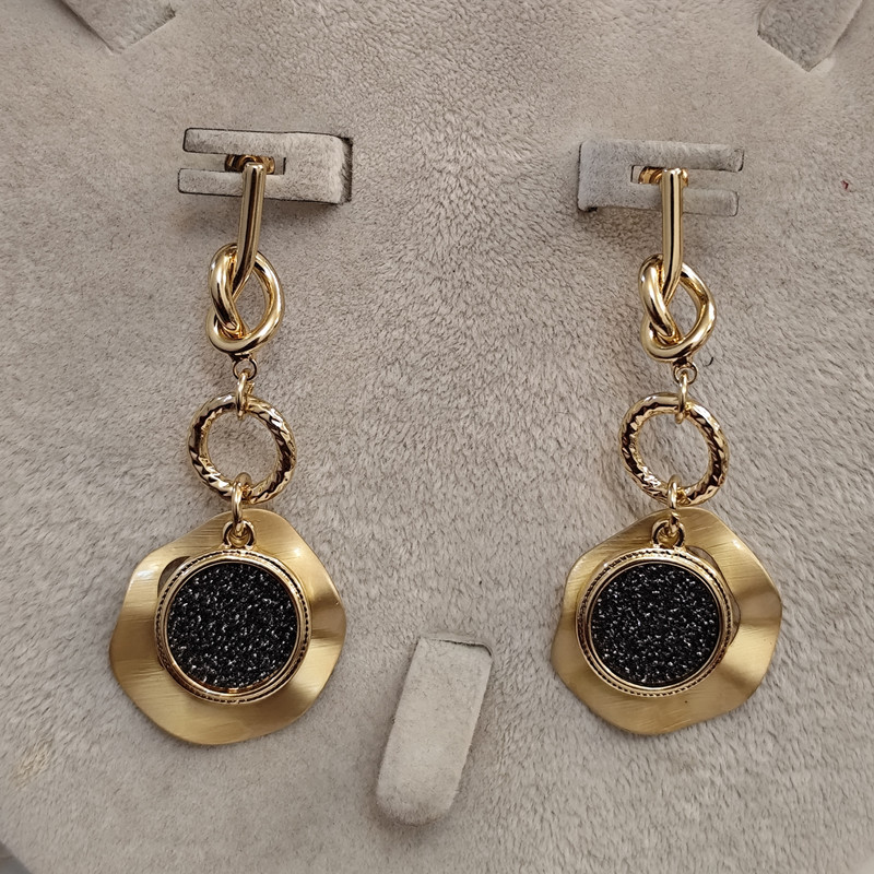 گوشواره زنانه مدل زنجیر مجلسی گوشواره زنانه مدل زنجیر مجلسی