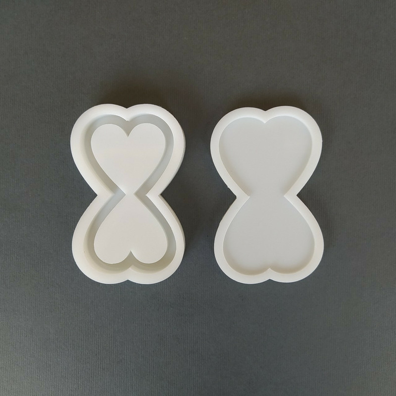 قالب رزین مدل جاکلیدی آکواریومی طرح ساعت شنی قلبی مجموعه 2 عددی