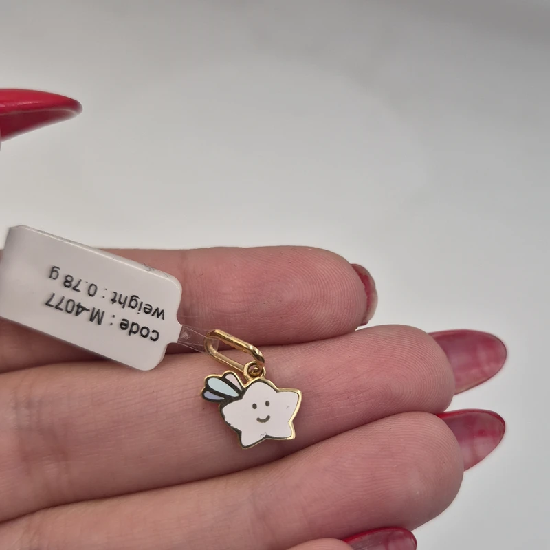 عکس شماره 3 : آویز گردنبند طلا 18 عیار بچگانه زرلاین طرح ستاره کد m-4077