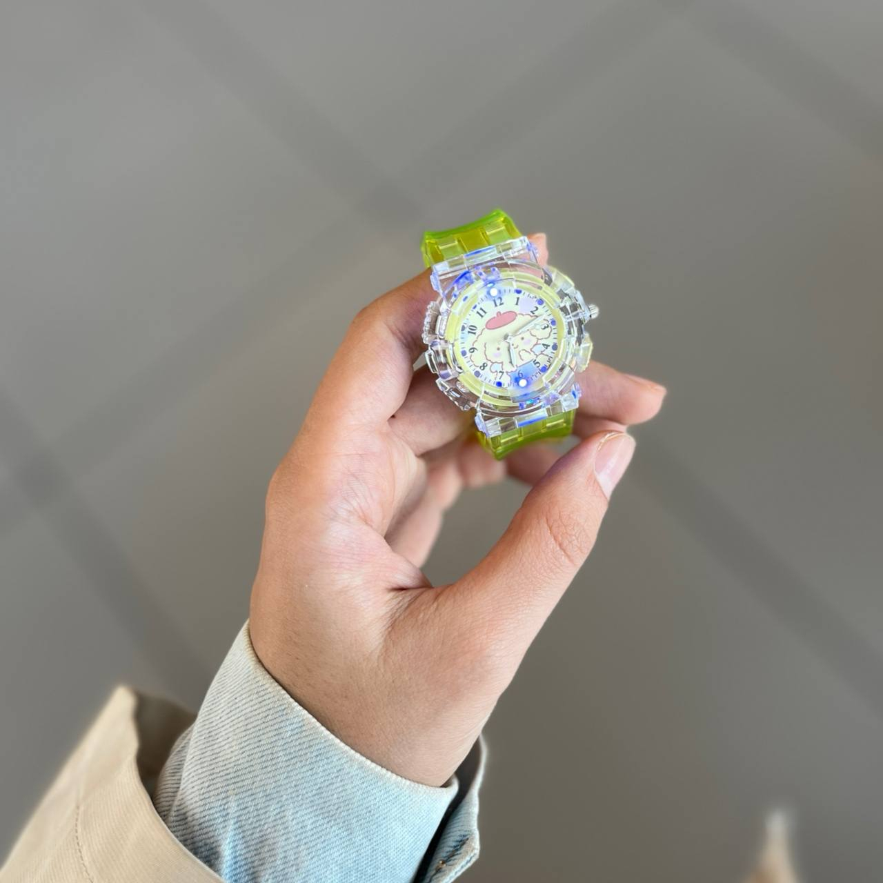 ساعت مچی عقربه ای مدل چراغ دار طرح عروسکی