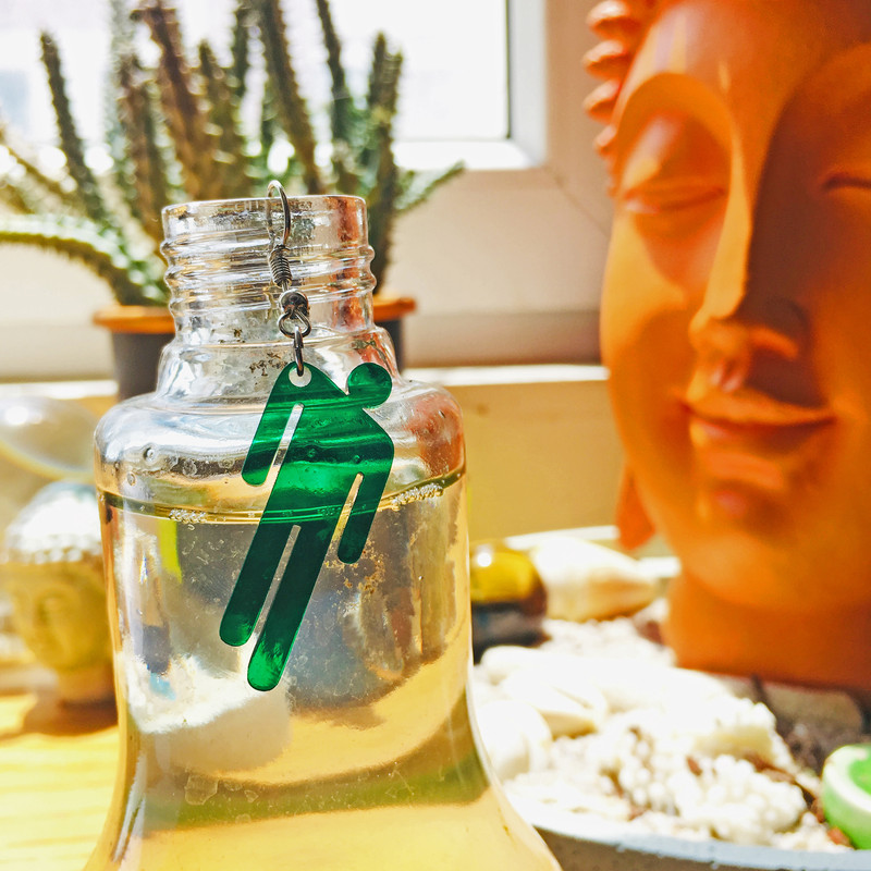 گوشواره دخترانه مدل Bilie Eilish گوشواره دخترانه مدل Bilie Eilish