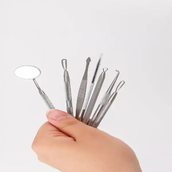 قلم پاکسازی پوست مدل Q10 مجموعه 7 عددی