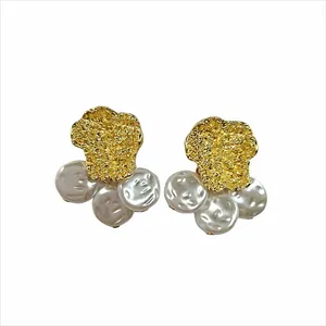 گوشواره میخی زنانه مدل آویزی نامتقارن کد 035