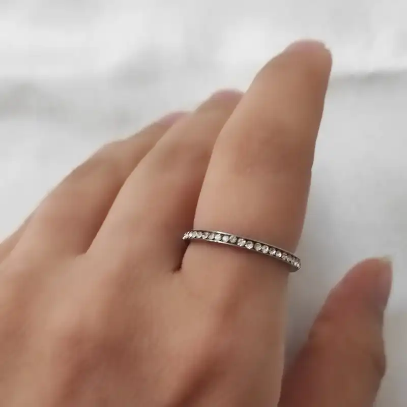 انگشتر زنانه مدل  استیل دور نگین 005