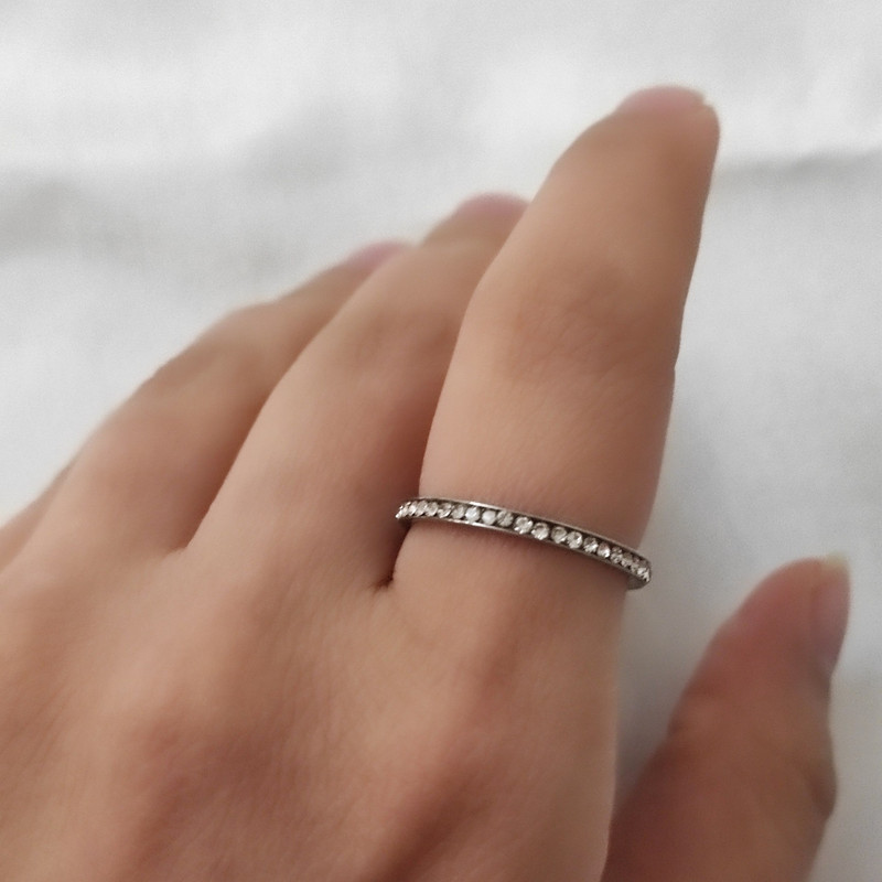 انگشتر زنانه مدل استیل دور نگین 005 انگشتر زنانه مدل استیل دور نگین 005