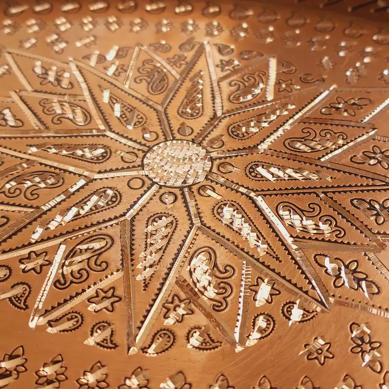 سینی مسی مدل بیضی طرح الماس تراش