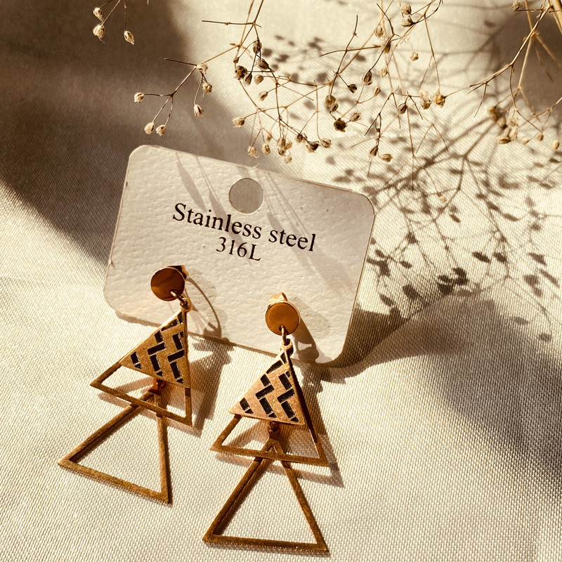 گوشواره زنانه مدل مثلثی گوشواره زنانه مدل مثلثی