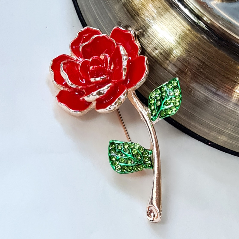 گل سینه زنانه مدل گل رز کد 0060 گل سینه زنانه مدل گل رز کد 0060