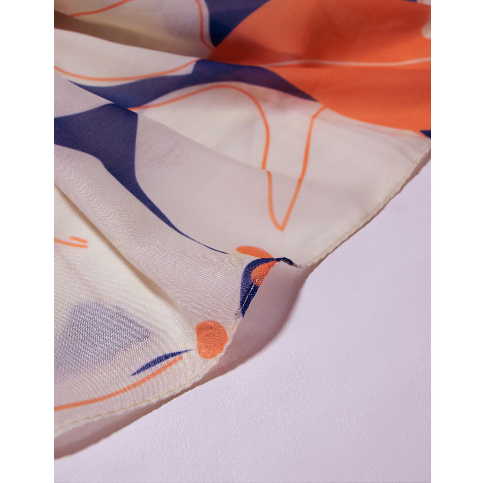 شال زنانه مدل نخ ابریشم خنک تابستانه با طرح گل درشت کد ana-1509 - - 6