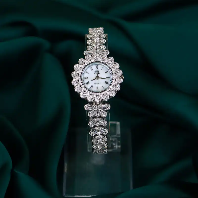 ساعت مچی عقربه ای زنانه جی تی ای مدل 72