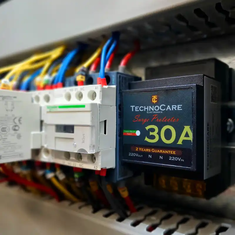 محافظ ولتاژ مدل bntc30av.1