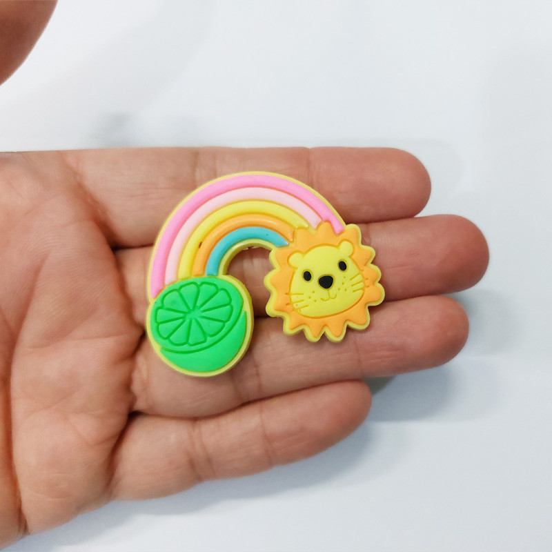 آویز تزئینی کودک مدل ابر رنگارنگ و شیر کوچولو  کد BP21