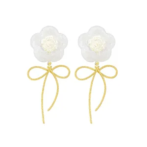 گوشواره میخی زنانه مدل شکوفه کد s120