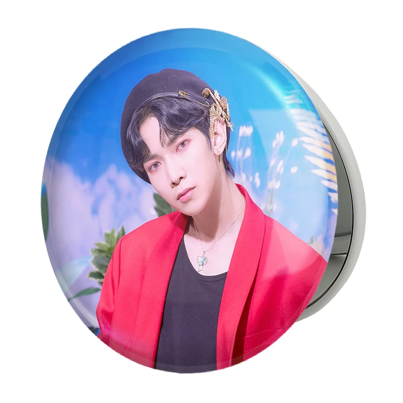 آینه جیبی خندالو طرح یوسانگ گروه ایتیز ATEEZ مدل تاشو کد 12303 