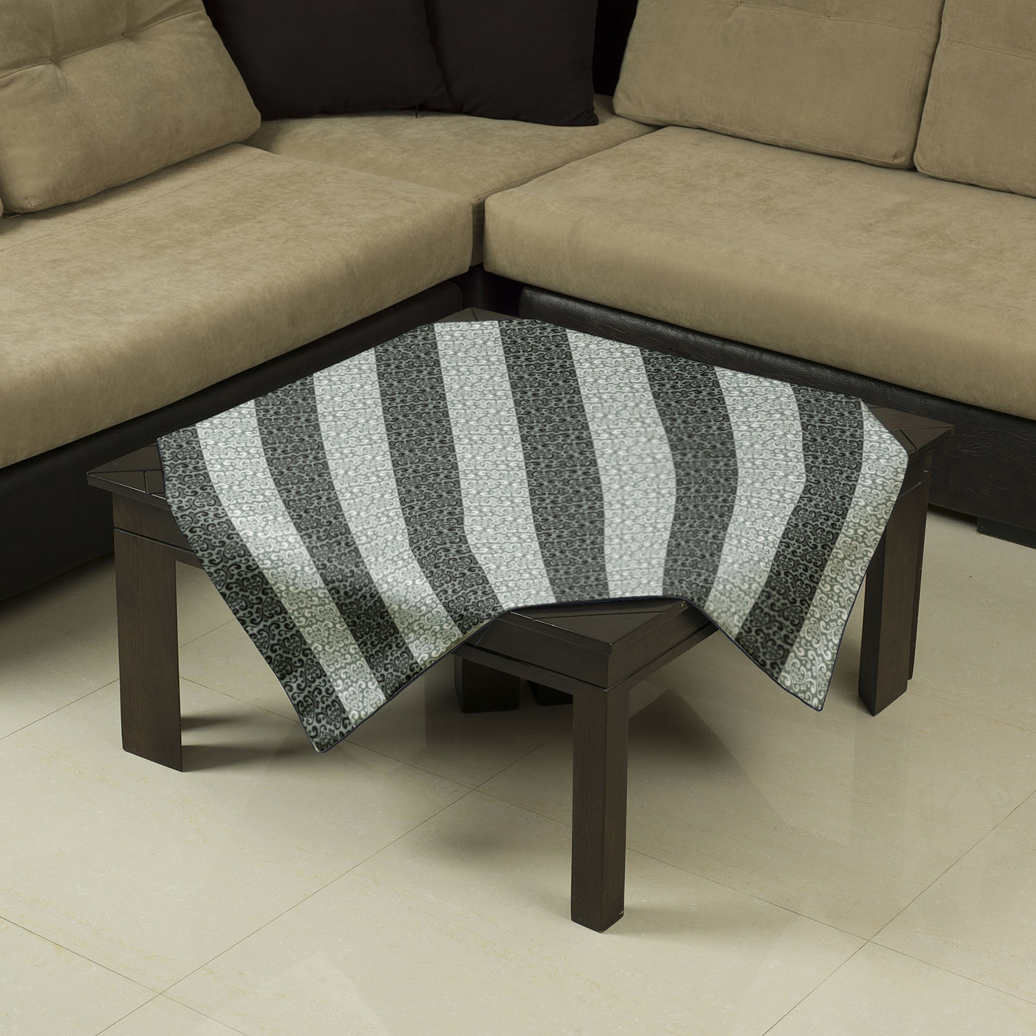 رومیزی شمسه نگار مدل DTr627