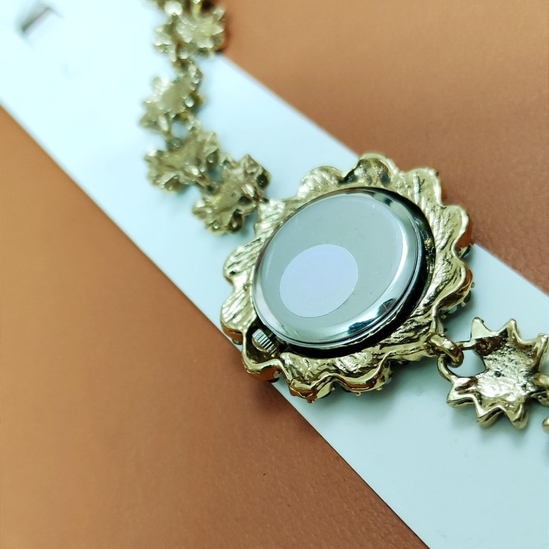 ساعت مچی عقربه ای دخترانه والار مدل W9