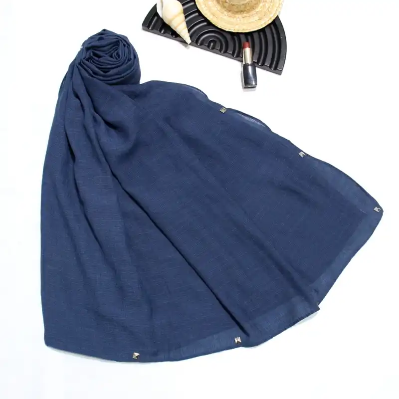 شال زنانه مدل نخی پفکی حاشیه پانچی کد 7055