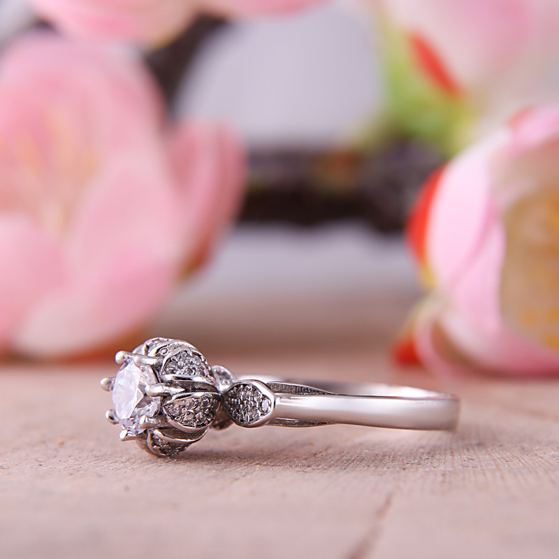 انگشتر نقره زنانه مدل  تک نگین کد FR0045