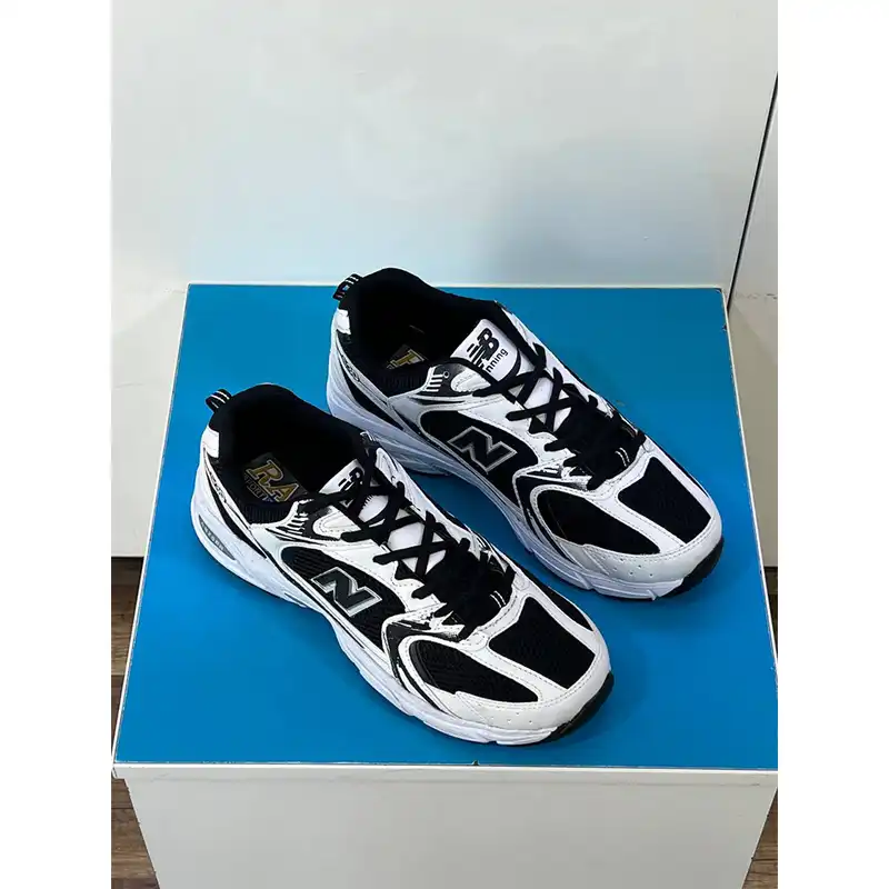 کفش ورزشی مردانه مدل W