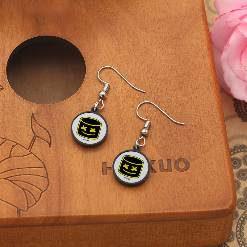 گوشواره زنانه ناکسیگو مدل شب تاب طرح دی جی مارشملو کد ES8146 گوشواره زنانه ناکسیگو مدل شب تاب طرح دی جی مارشملو کد ES8146