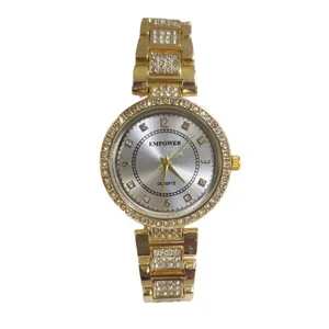 ساعت مچی عقربه ای زنانه مدل نگین دار کد 06