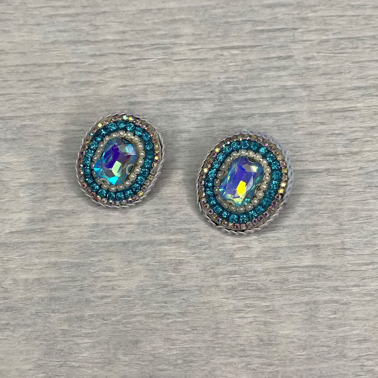 گوشواره دست دوز زنانه مدل  جواهر دوزی کد GH114