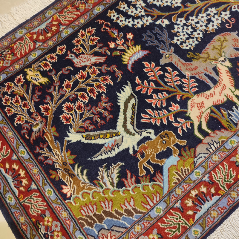 فرش دستبافت یک متری طرح شکارگاه کد 130