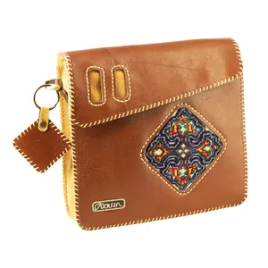 کیف رودوشی چرمی نورا طرح رویه فرش