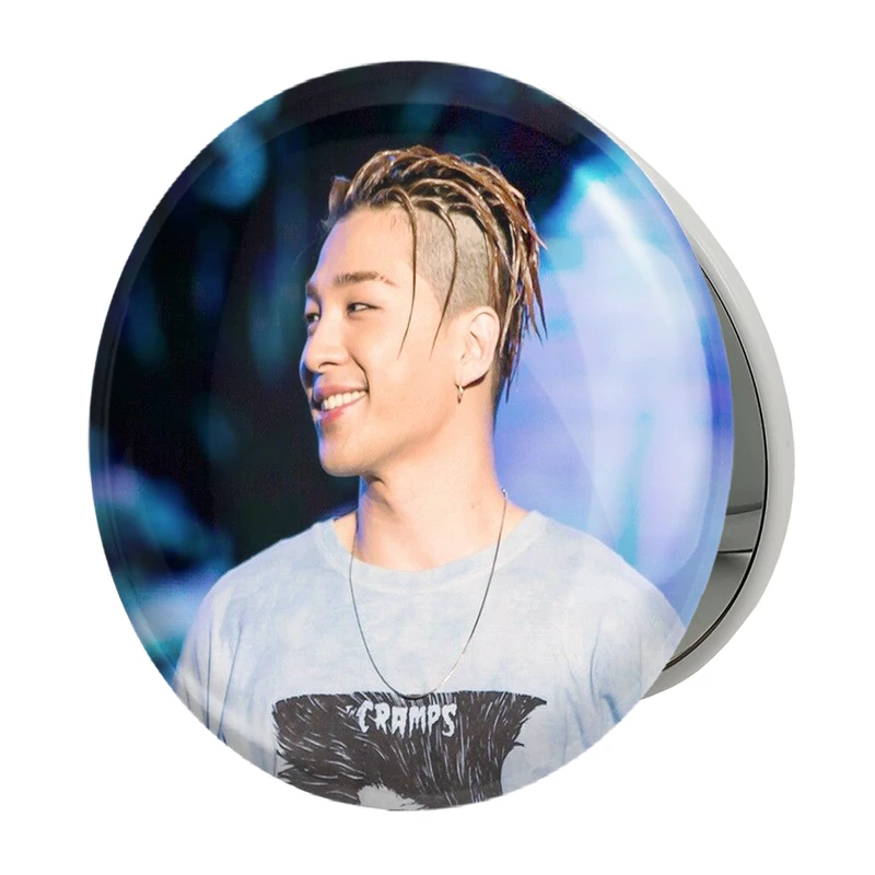 آینه جیبی خندالو طرح ته یانگ گروه بیگ بنگ BIGBANG مدل تاشو کد 12560 