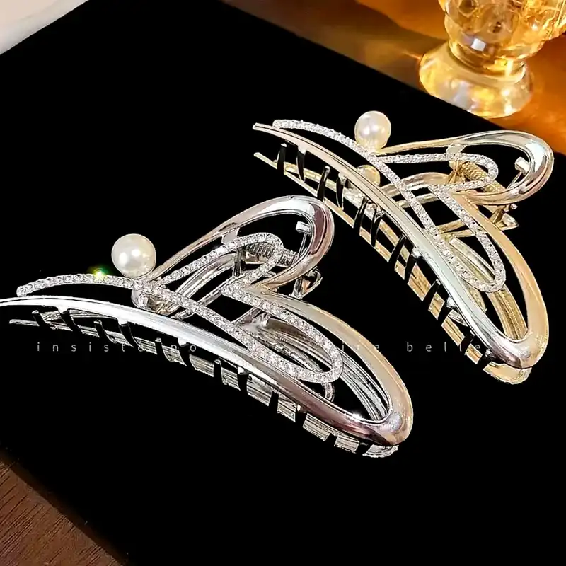 کلیپس مو زنانه مدل قلب نگین دار کد brg 424