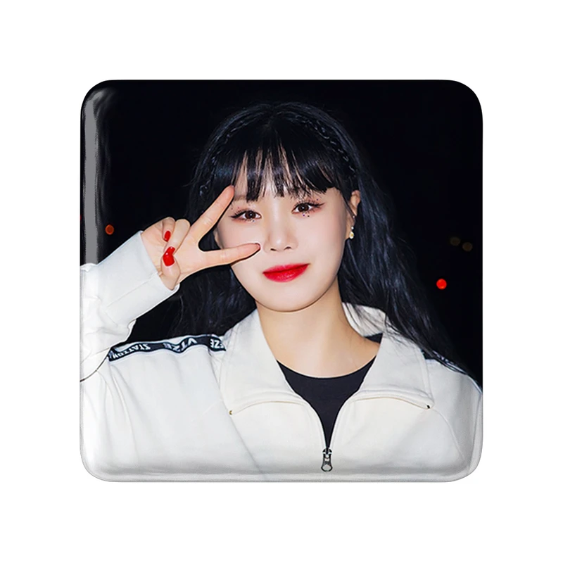 مگنت خندالو طرح سوجین گروه جی آیدل GIdle  مدل مربعی کد 19563