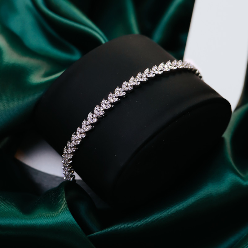 دستبند نقره زنانه جی تی ای مدل نایس دستبند نقره زنانه جی تی ای مدل نایس