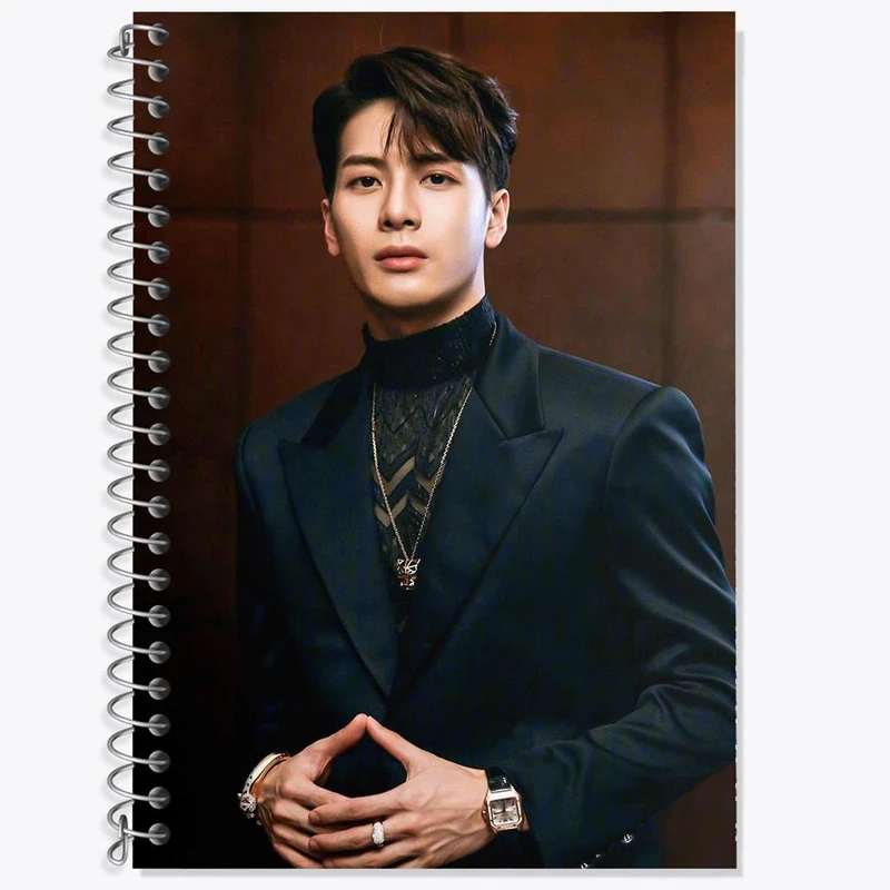 دفتر زبان 50 برگ خندالو مدل سه خط طرح جکسون وانگ گروه گات سون GOT7 کد 11655