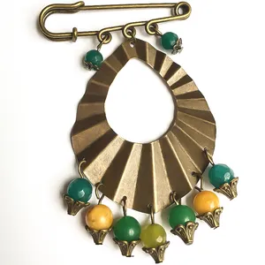 سنجاق سینه زنانه مدل هلال