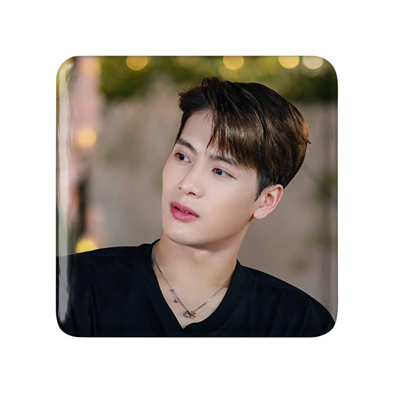 مگنت خندالو طرح جکسون گروه گات سون GOT7  مدل مربعی کد 20963