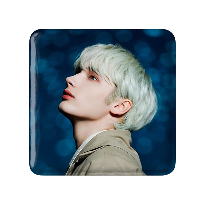 مگنت خندالو طرح هیونینگ کای گروه تی اکس تی TXT  مدل مربعی کد 20016