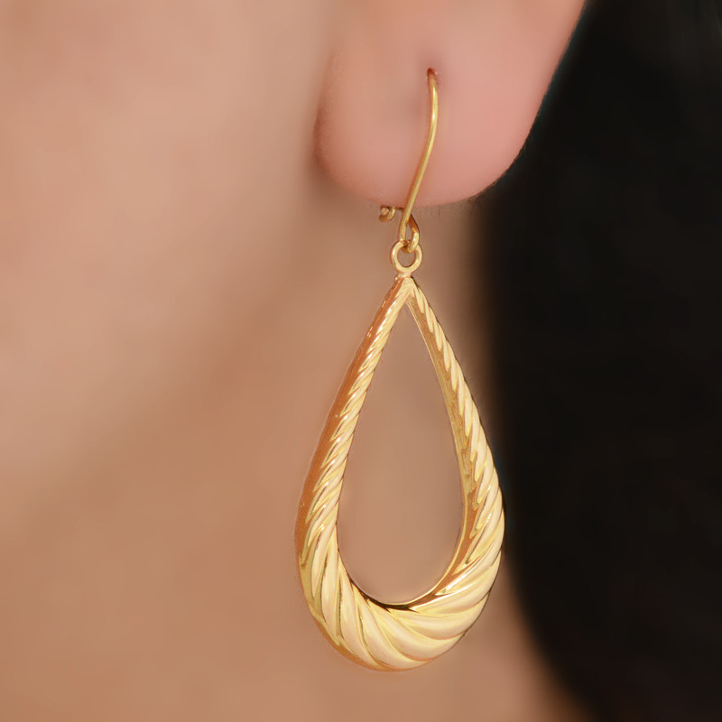 گوشواره طلا 18 عیار زنانه طلای مستجابی مدل اشکی کد 4022