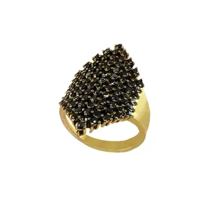 انگشتر زنانه مدل مارکازیت طرح دایاموند کد 030303