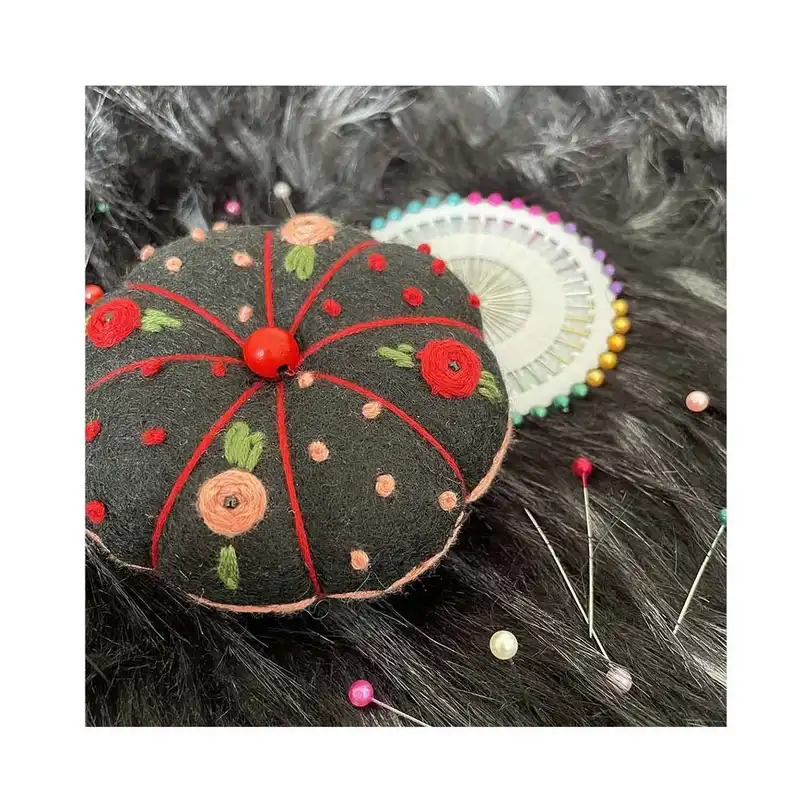 جاسوزنی مدل گلدوزی کد 108 به همراه سوزن ته گرد