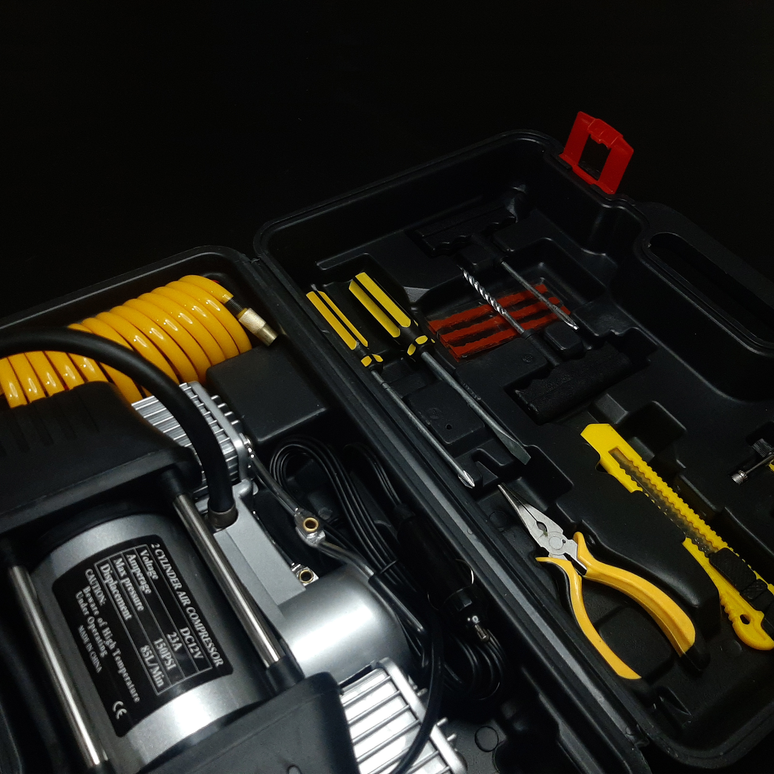 کمپرسور باد فندکی خودرو لیابی مدل w-300 مجموعه 14 عددی