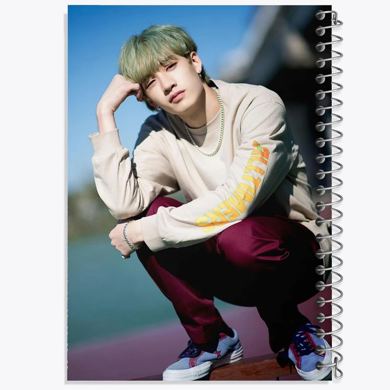 دفتر مشق 50 برگ خندالو مدل بنگ چان گروه استری کیدز Stray Kids  کد 11852