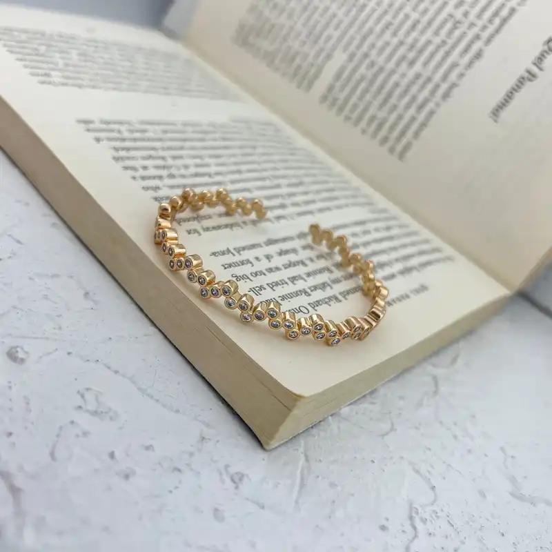 دستبند النگویی زنانه ژوپینگ مدل B4579